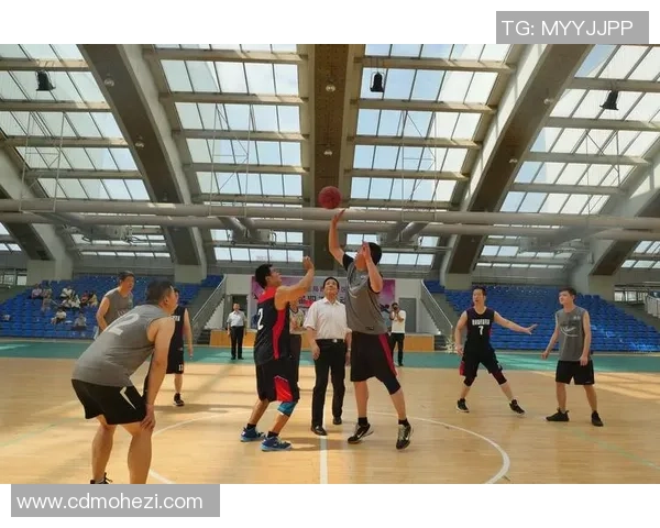 杨军专访:从青涩少年到篮球传奇的成长之路回顾 杨军专访:从青涩少年到篮球传奇的成长之路回顾